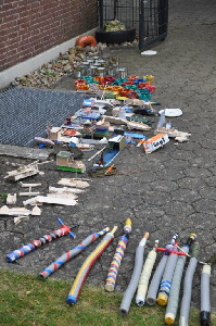 Boote und Schwerter zur�ck in Buxtehude. Dieses Jahr gebaut. Ob wir sie auch im n�chsten noch gebrauchen k�nnen?